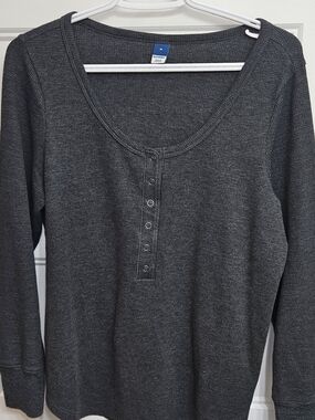 💝2/$10💝Old Navy Charcoal Waffle Henley Long Sleeve Top